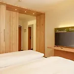 ホテル H+ Stuttgart ヘレンベルク