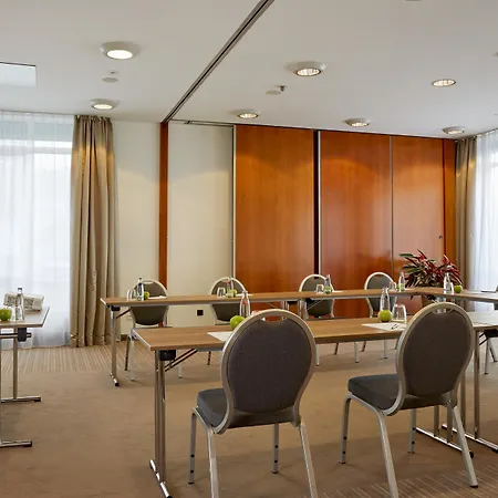 斯图加特海伦贝格h +酒店 赫伦贝格