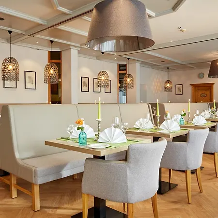Sunday Hotel Stuttgart Herrenberg 4*