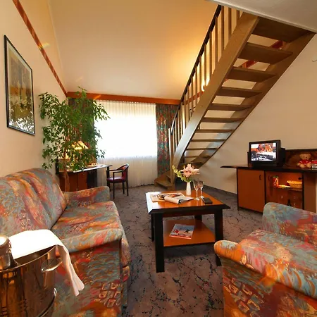 Hotel Sunday Hotel Stuttgart Herrenberg 4*