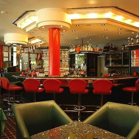 Sunday Hotel Stuttgart Herrenberg 4*