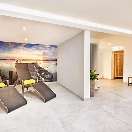 Sunday Hotel Stuttgart Herrenberg 4*
