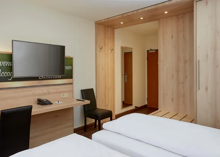 H+ Stuttgart Otel 4*